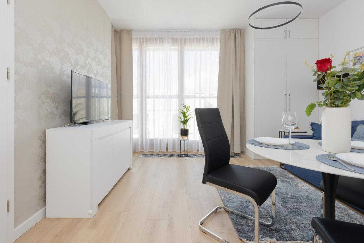 Warszawa Srodmiescie Bonifraterska Apartments By Noclegi Renters Bagian luar foto
