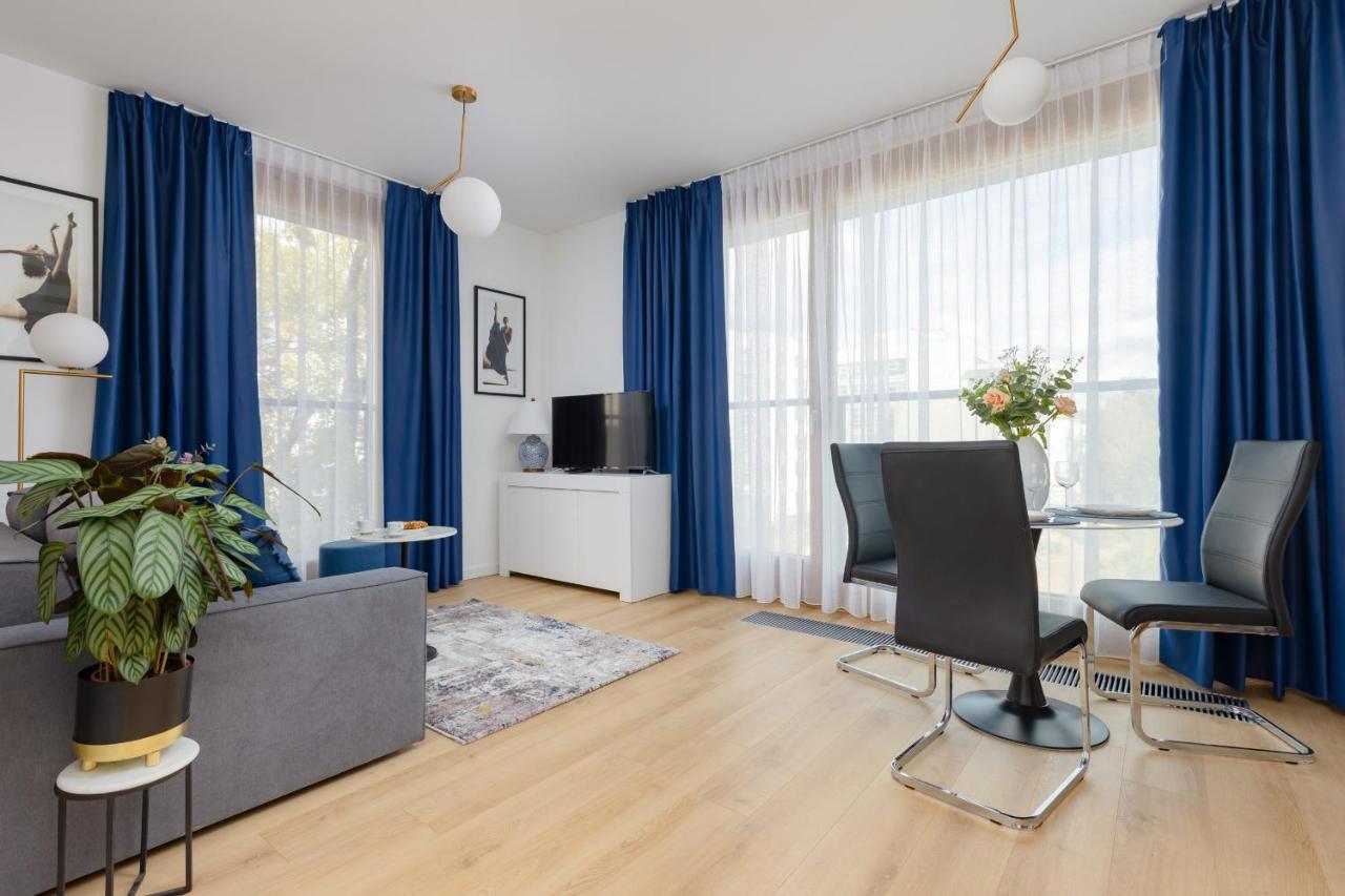 Warszawa Srodmiescie Bonifraterska Apartments By Noclegi Renters Bagian luar foto