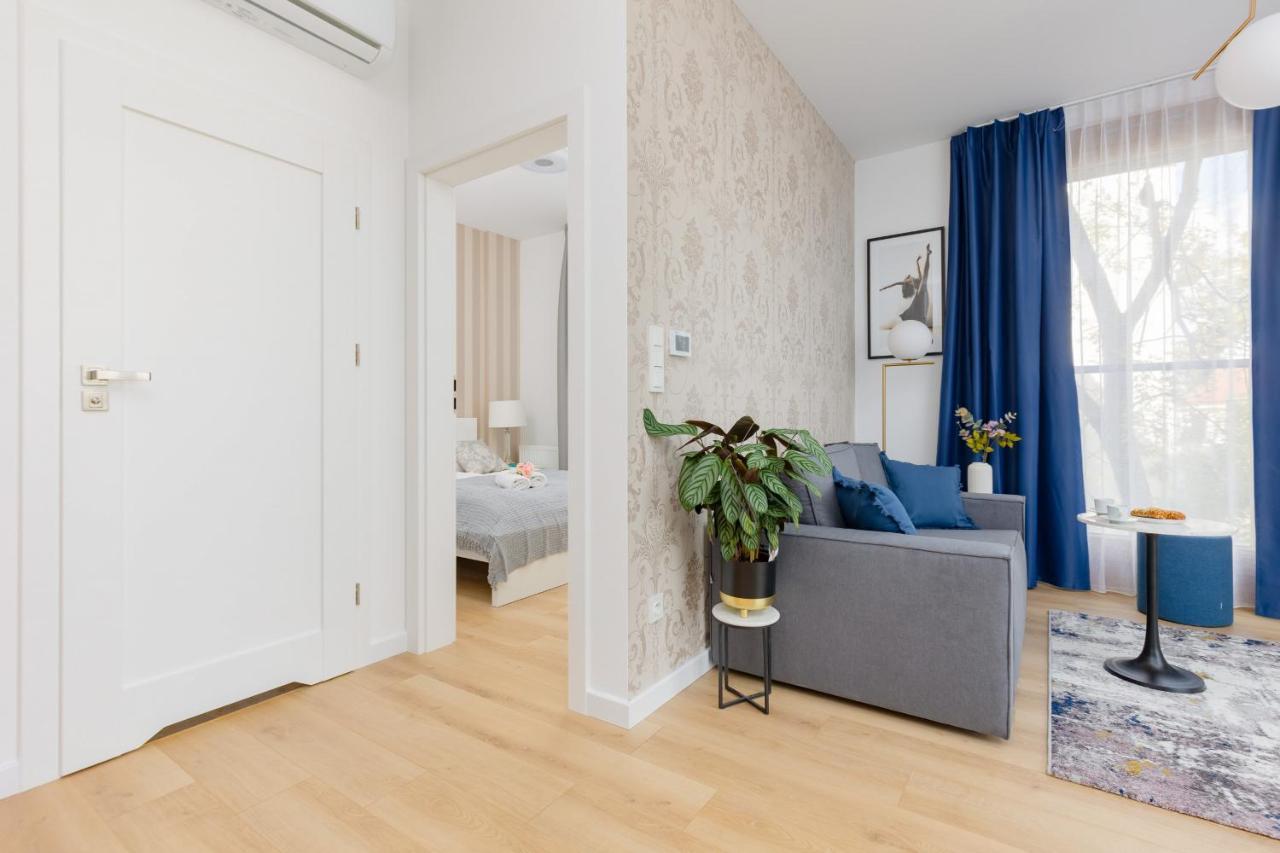 Warszawa Srodmiescie Bonifraterska Apartments By Noclegi Renters Bagian luar foto