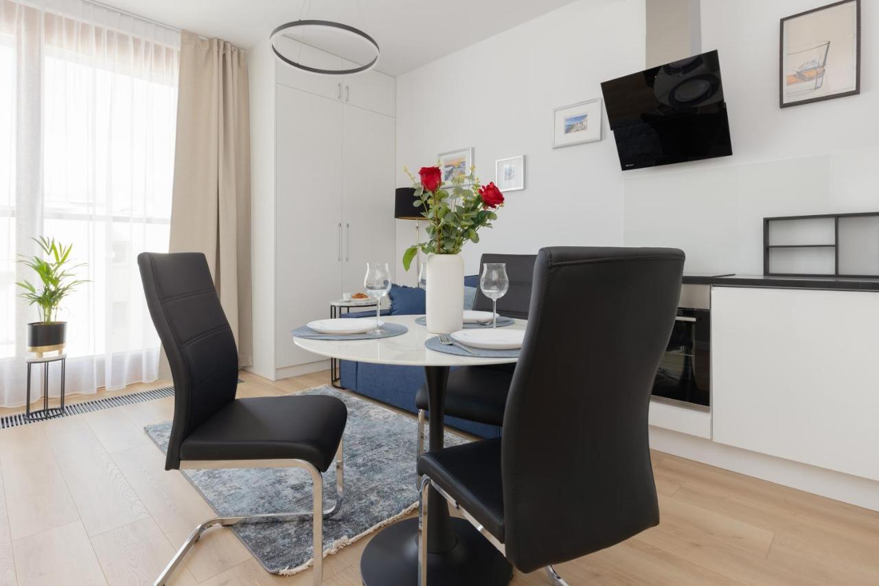 Warszawa Srodmiescie Bonifraterska Apartments By Noclegi Renters Bagian luar foto